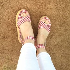 Modcloth Red Gingham Flatform Jute Sandals